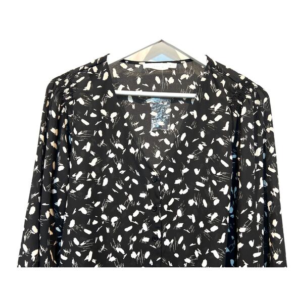 LUSH Top Women's Large V-Neck Button Down Modern Print Black Ivory NEW - Picture 4 of 13